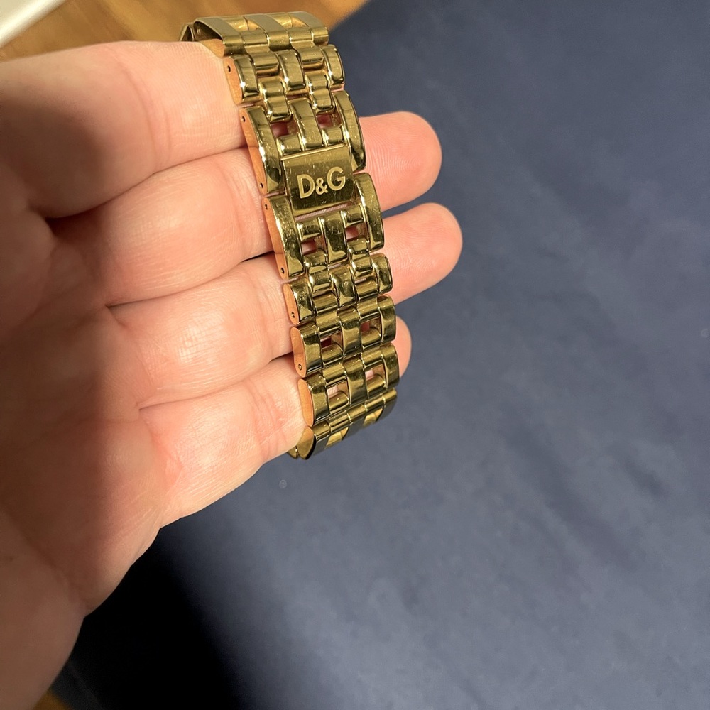 D&G women’s watch….